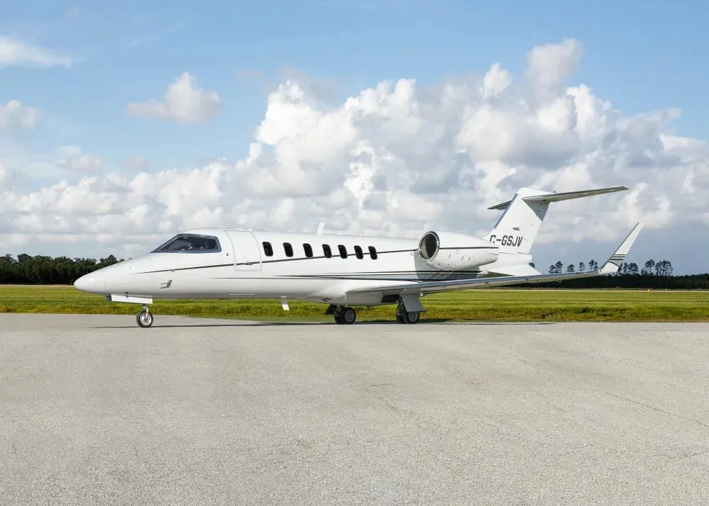 Avión Bombardier Learjet 40