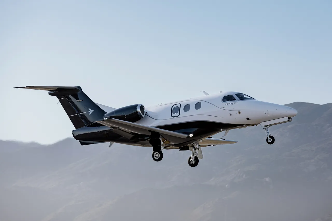 Avión Embraer Phenom 100