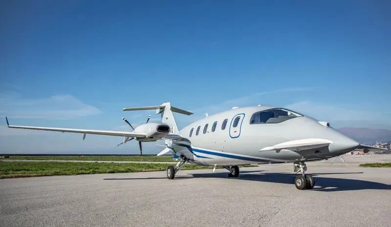 Avión Piaggio P.180 Avanti