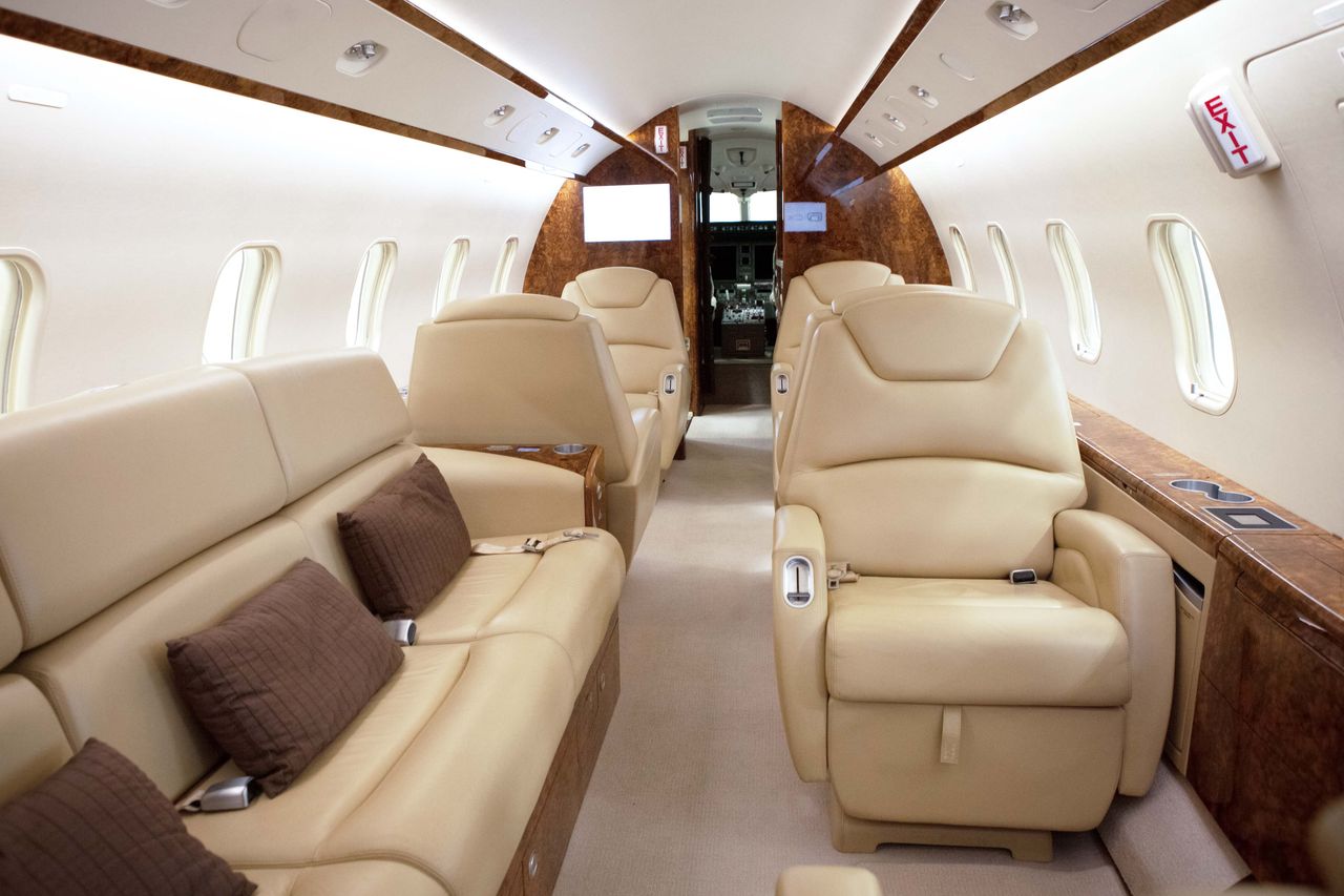 Bombardier Challenger 300 private jet, cabin interior