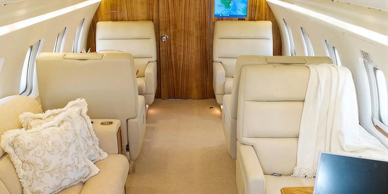 Bombardier Challenger 601 private jet, cabin interior