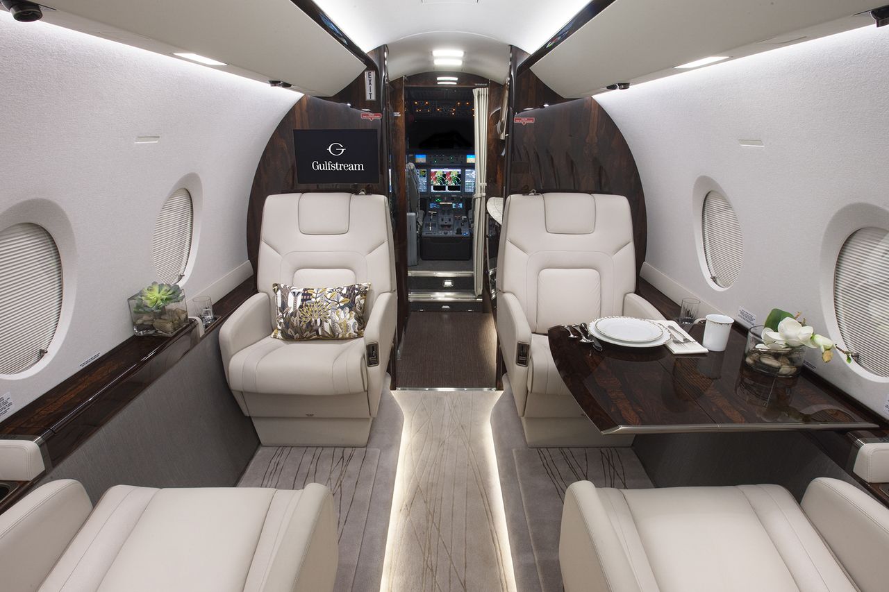 Gulfstream G280 private jet, cabin interior