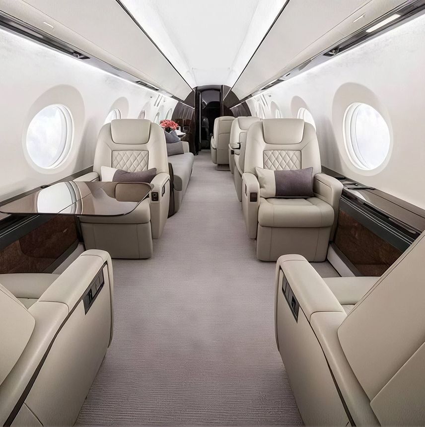 Gulfstream G500 private jet, cabin interior