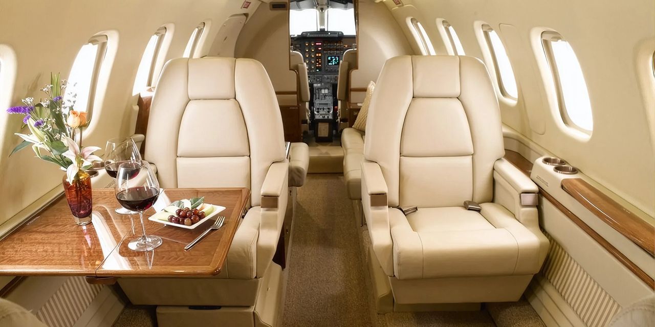 Piaggio P.180 Avanti private jet, cabin interior